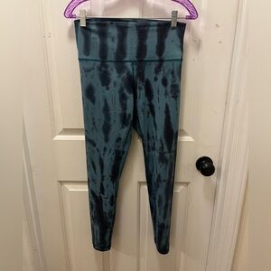 🍋 LIKE NEW Lululemon Wunder Train HR Tight 25" - Forest Shibori/Grey/Teal - Sz 8